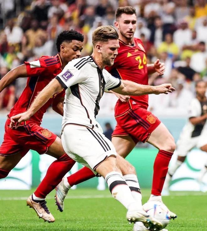 斯基拉：那不勒斯计划通过冬窗买中场，目前看上梅努等5人（斯基拉：那不勒斯冬窗补强中场，锁定包括梅努在内的5名目标）