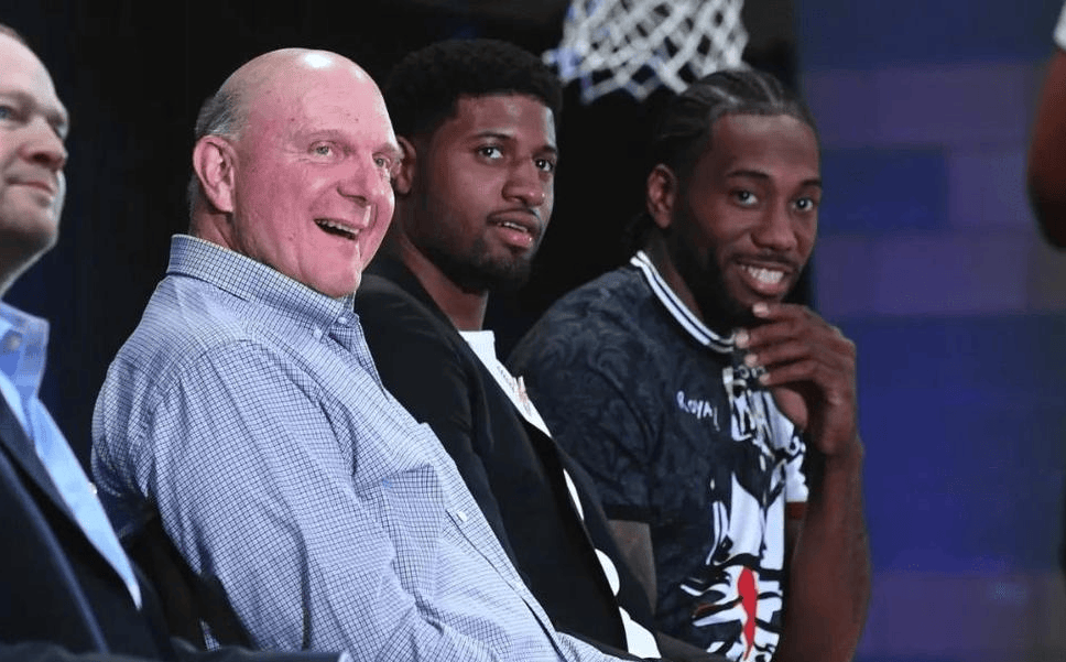 记者报道苏亚雷斯即将续约迈阿密国际一年！继续跟梅西当队友！（苏亚雷斯将与迈阿密国际续约一年，继续与梅西当队友！）