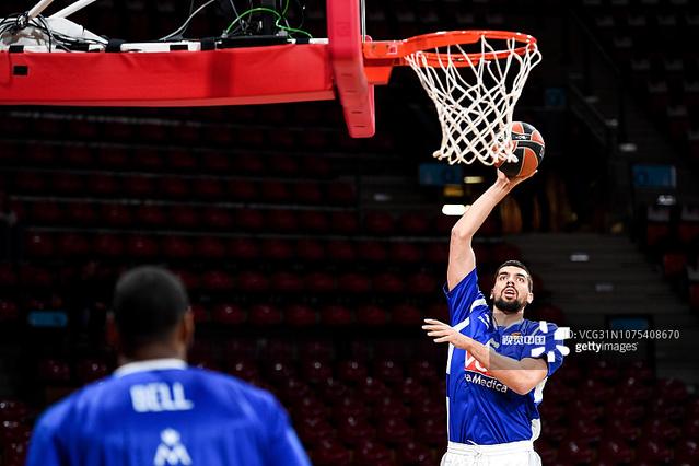 塔利亚菲科：不认为与梅西的对比会影响马斯坦托诺，他很专注（塔利亚菲科：梅西比较不会干扰马斯坦托诺，他始终专注）