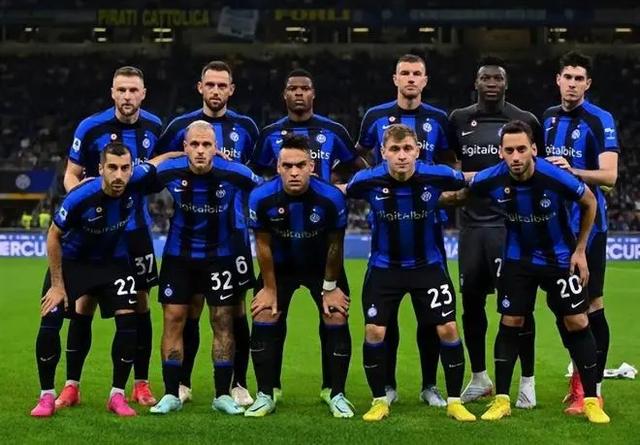 克雷莫内塞2-0莱切，博纳佐利建功，萨纳夫里亚锁定胜局（克雷莫内塞2比0完胜莱切：博纳佐利破门，萨纳夫里亚终结悬念）