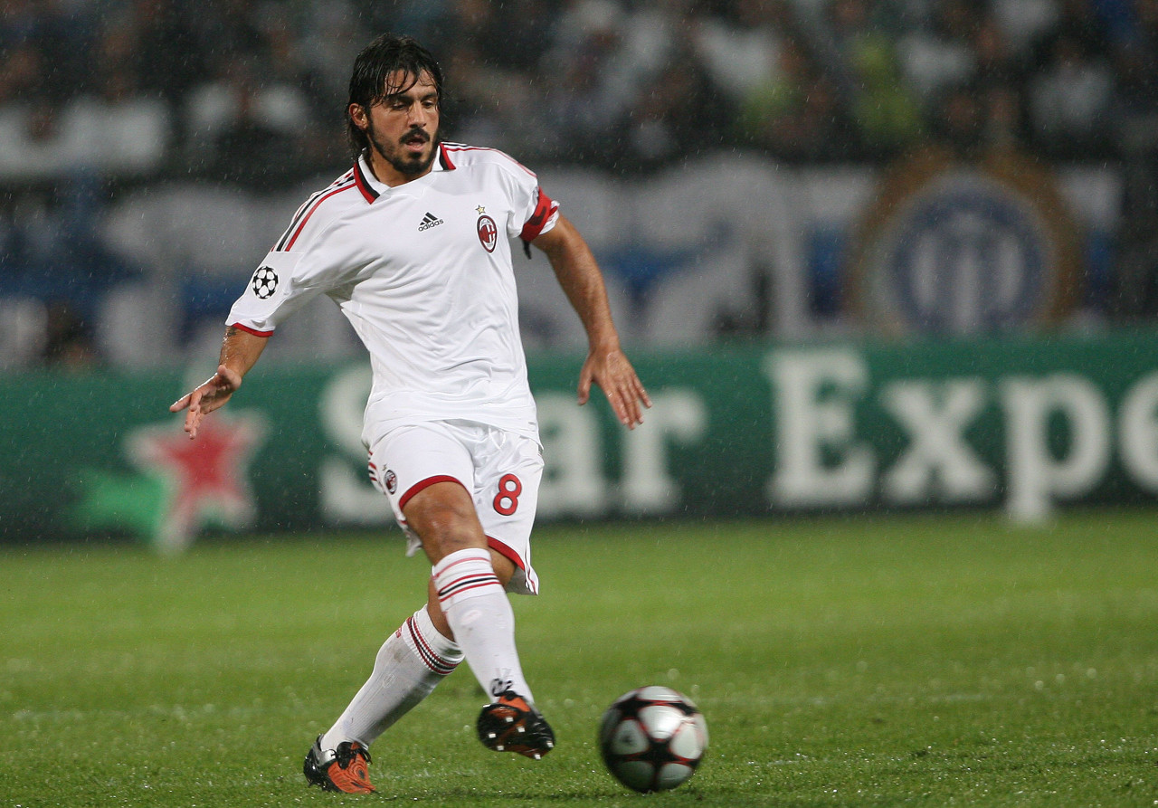 2025中超射手榜：法比奥金靴，卡扎和莱昂纳多分列二三名（2025中超射手榜揭晓：法比奥加冕金靴，卡扎与莱昂纳多分列二三位）