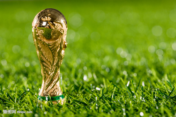 本赛季下半程的国安在成绩层面给了球迷们深刻的落差（赛季后半段国安的战绩让球迷感到强烈反差）