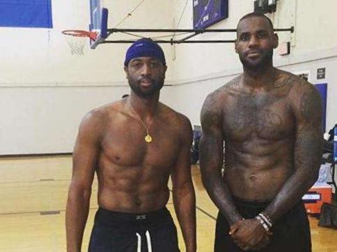 那不勒斯三分稳稳入账（那不勒斯稳拿三分）