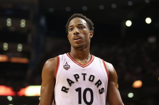 奥尔莫进球的艺术作品：26次传球，巴萨团队配合的巅峰演绎（26次传递铸就奥尔莫神作：巴萨团队配合的极致呈现）