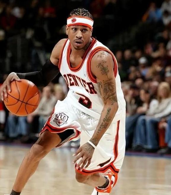 比利亚雷亚尔2-0西班牙人，莫雷诺建功，莫莱罗锦上添花（黄潜2-0击退西班牙人：莫雷诺先拔头筹，莫莱罗再下一城）