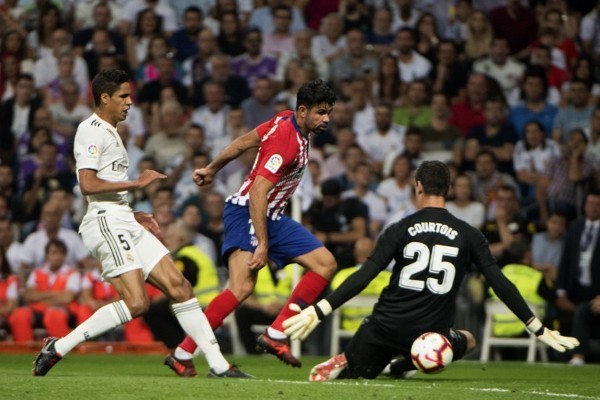 球迷：今天这队真的帅疯了（球迷沸腾：这队今天帅翻天）