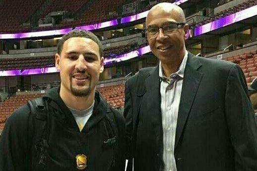 太阳队记：明日狄龙出战成疑，布克＆杰伦·格林继续缺席（太阳随队记者：狄龙明日出战存疑，布克与杰伦·格林仍将缺阵）